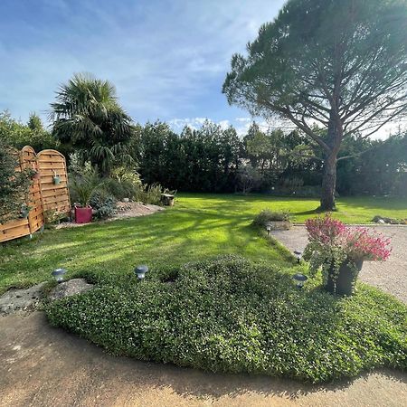 Mas De La Butte Blanche Bed & Breakfast Orgon Exterior photo