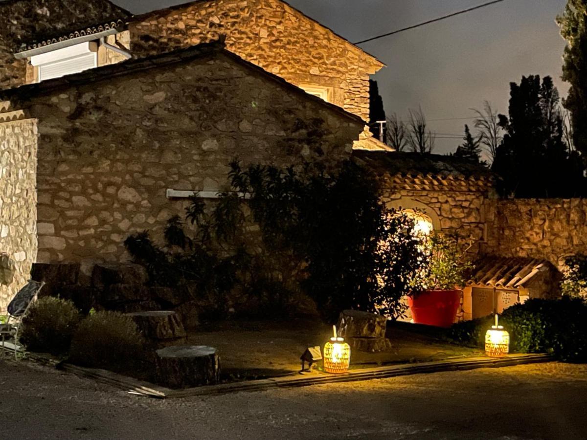 Mas De La Butte Blanche Bed & Breakfast Orgon Exterior photo
