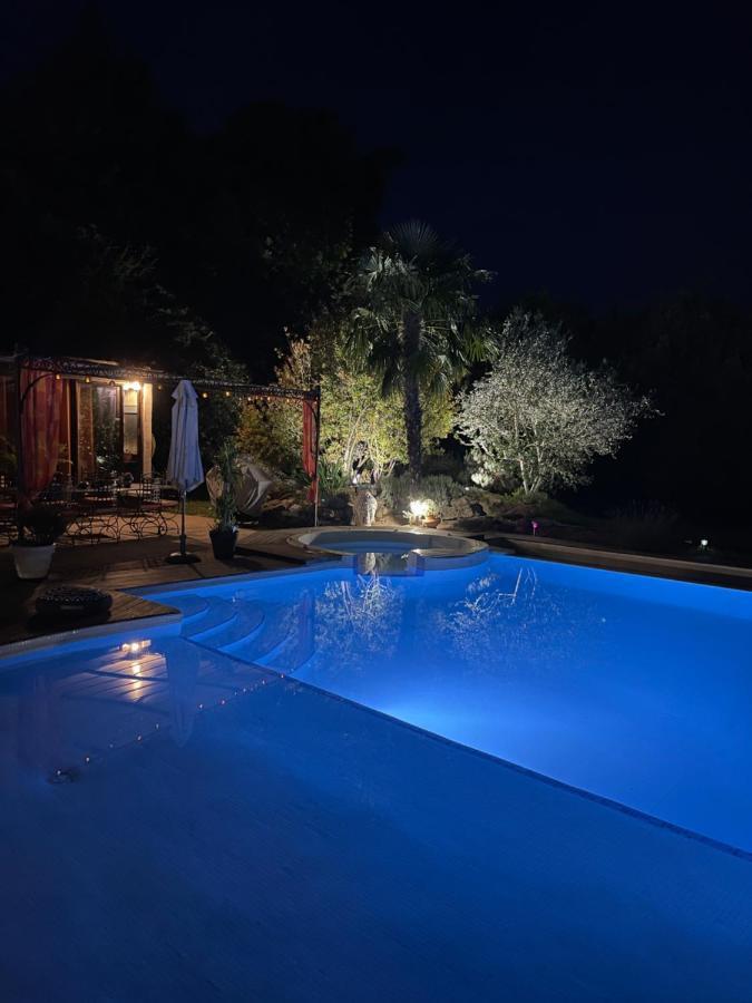 Mas De La Butte Blanche Bed & Breakfast Orgon Exterior photo