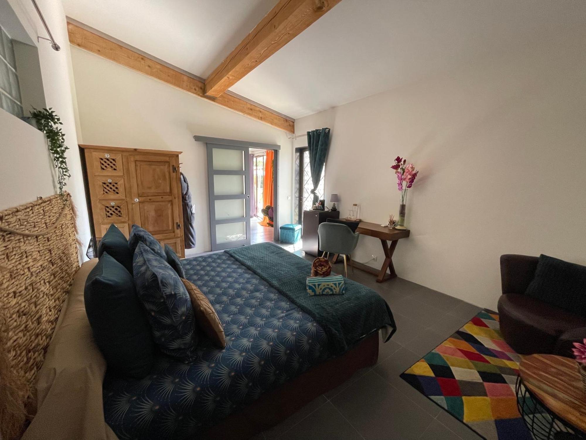 Mas De La Butte Blanche Bed & Breakfast Orgon Exterior photo